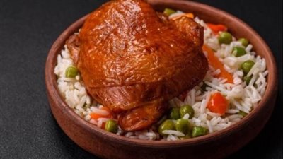 بالمقادير والتفاصيل.. الأوزي بالدجاج المشوي بطريقة سهلة