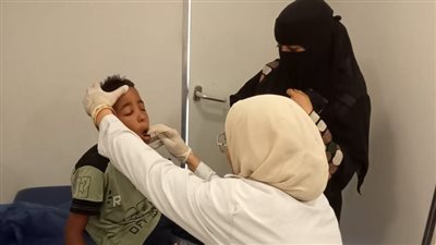 الكشف علي 641 مواطناً في القافلة الطبية بقرية خُزام بقوص