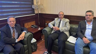 تفاصيل لقاء نقيب الأطباء بأمين عام الزمالة المصرية