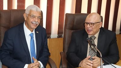 رئيس جامعة المنوفية يترأس مناقشة رسالة دكتوراة عن 