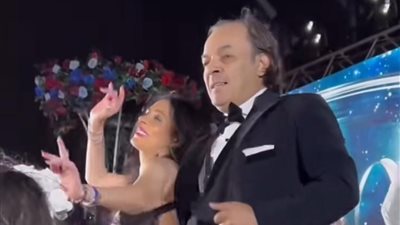 دينا تشعل حفل زفاف ابنة علاء مرسي بوصلة رقص معه.. شاهد