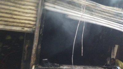 السيطرة على حريق هائل داخل مكتبة بالمنوفية