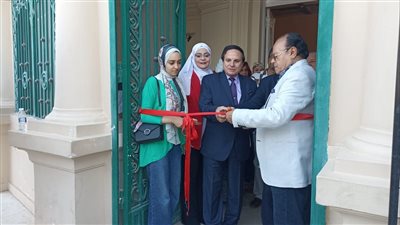 الأمين العام لرابطة الجامعات الإسلامية يفتتح معرضًا للخط العربي