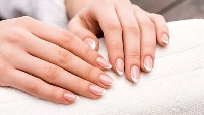 وصفة طبيعية بـ 4 مكونات لأظافر قوية وطويلة 