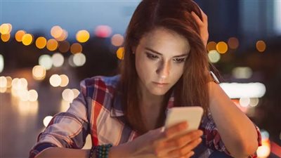 احذر .. استخدام الهاتف المحمول يؤثر على صحة طفلك النفسية