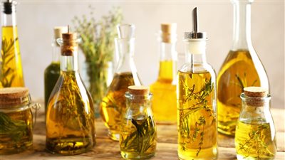 لحياة صحية قوية.. 5 زيوت يجب تناولها نيئة 