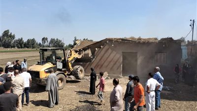 بتهمة التستر على التعديات.. إحالة مسئول الوحدة الزراعية بأحد قري الباجور للنيابة