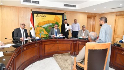 محافظ الفيوم يوجه بسرعة رفع التعديات على المساحات الخضراء بدمو