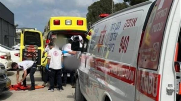 إعلام إسرائيلي: قتيل ومصابان جراء سقوط شظايا صاروخ إيراني استهدف تل أبيب