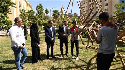 نائب رئيس جامعة الفيوم يتفقد مهرجان 