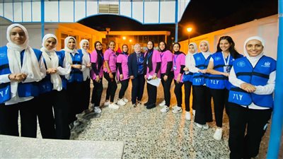 65 متسابقة تشاركن بمسابقة السباحة بنادي فتيات قنا 