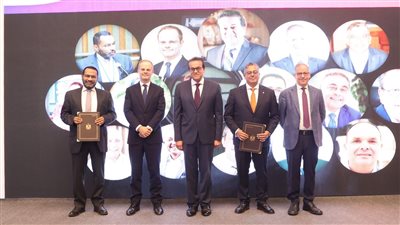  سفير المملكة المتحدة تشيد بجهود السيسي في دعم القطاع الصحي 