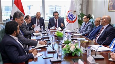  وزيرا الصحة والعمل يبحثان تعزيز سبل التعاون في تطوير التدريب الطبي المهني