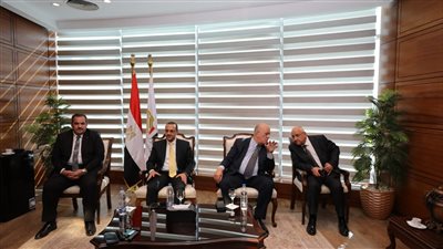 رسائل مهمة في لقاء رئيس القابضة للمطارات مع محرري الطيران