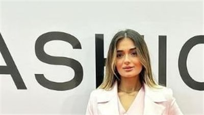 ملك أحمد زاهر تمزج بين الأناقة والاحتشام 