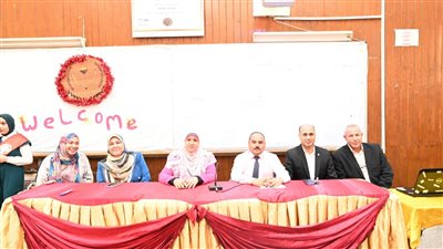 تربية الفيوم تحتفل بإستقبال الطلاب الجدد وتكرم المتميزين في الأنشطة 