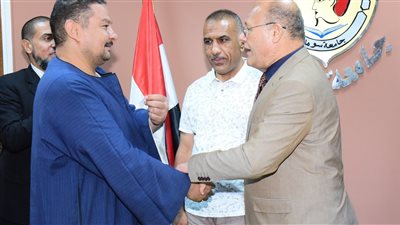 أهالي قرية الصلعا يكرمون رئيس جامعة سوهاج علي جهوده 