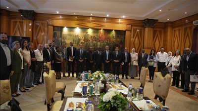 اجتماع مشترك بين 