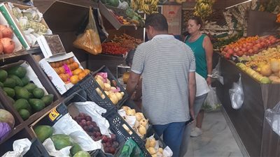  حملة تفتيشية مكبرة على المحلات العامة بالغردقة (صور) 