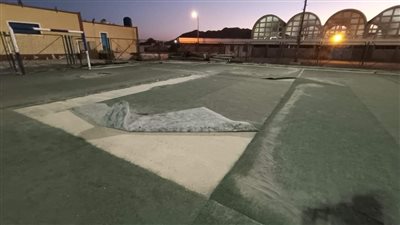 بدء العمل في  رفع كفاءة الملعب الخماسي في مركز شباب الحمراوين   