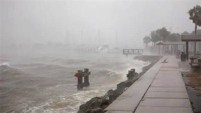 فلوريدا بدأت في إزالة آثار إعصار ميلتون العنيف 