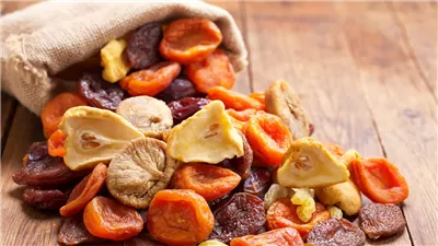 دراسة تكشف فوائد الفواكه المجففة مقارنة بالطازجة