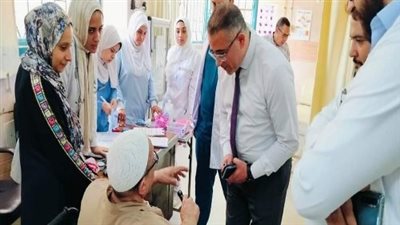 مدير تأمين صحي القليوبية يطمئن على الخدمات الصحية بمستشفى النيل