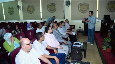 علوم سوهاج تدشن فريق الطلاب البحثي ضمن فعاليات مبادرة 