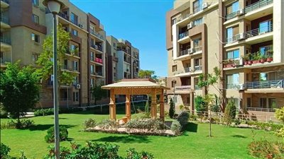 وزير الإسكان يتابع أعمال التطوير في المناطق الصناعية والسكنية بـ 3 مدن 