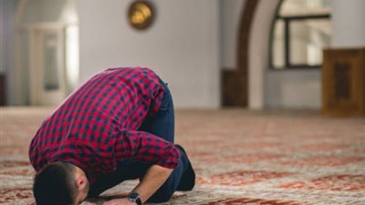 ماذا نقول بعد صلاة المغرب؟.. كما ورد عن النبي