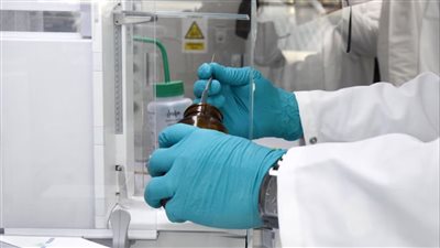 الحمض النووي يكشف هوية الإنسان وليس مصيره 