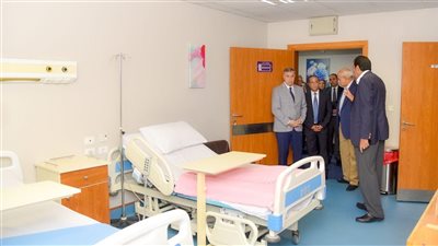 محافظ الإسكندرية يتفقد مركز ومستشفى أيادي المستقبل ويشيد بخدماته المجانية
