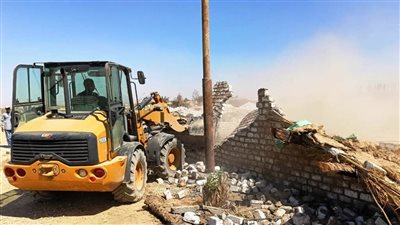 أسوان: مواصلة إزالة التعديات ضمن المرحلة الأولى من الموجه الـ 24 بإدفو والبصيلية 