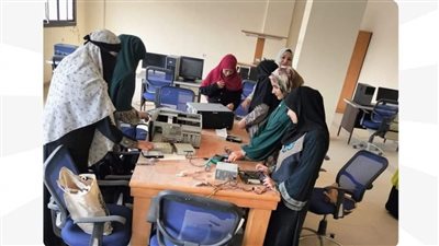 وزارة العمل تطلق عدد من برامج التدريب المجانية لتأهيل الفتايات بالبحيرة 