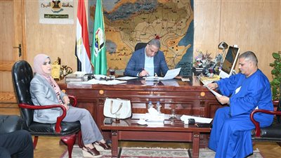 محافظ الفيوم يلتقي أعضاء مجلسي النواب والشيوخ لبحث مطالب المواطنين