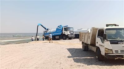لتطهير شواطيء بحيرة قارون.. رفع المخلفات والنفايات المتراكمة