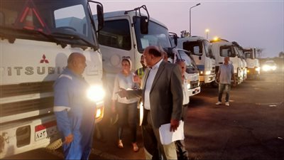 رئيس مياه القناة يشهد اصطفاف سيارات ومعدات الشركة بمحافظة الاسماعيلية