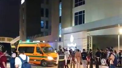 توافد عدد كبير من الطلاب للتبرع بالدم لمصابي حادث طريق الجلالة