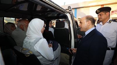  محافظ كفرالشيخ يتفقد مجمع المواقف لمتابعة انتظام نقل الركاب 
