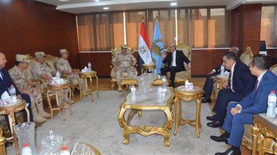 محافظ الغربية يستقبل قائد الدفاع الشعبي لبحث تنفيذ مشروع 