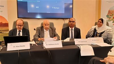 نائب وزير الإسكان يشارك في جلسة نقاشية حول تعزيز إعادة استخدام المياه