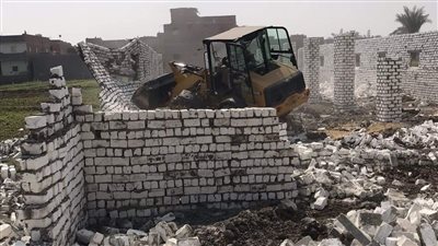 إزالة 7 حالات تعدٍ على الأراضي الزراعية بالفيوم 