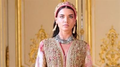 إطلالات شرقية مفعمة بوحي احتشام الماضي ورقي المستقبل لمناسباتك في الخريف 2025