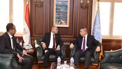 وزير العمل يكرم اوائل خريجى برنامج تدريبى لذوى الهمم بالإسكندرية