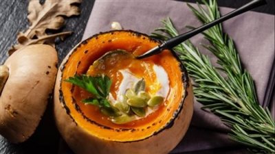 حساء القرع الجوزي المحمص الصحي لمرضى سرطان الثدي