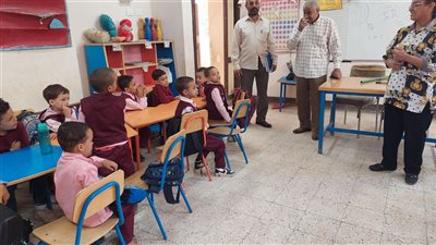 مدير التعليم الإبتدائي يتفقد سير العملية التعليمية بمدرسة أولاد جبارة 