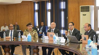 رئيس جامعة القاهرة يترأس اجتماع مجلس كلية الطب 