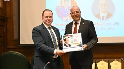 برعاية الرئيس.. ندوات توعوية لعمال شركات البترول لتأمين بيئة العمل والحفاظ على الأرواح 