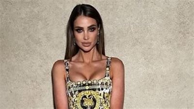 أنابيلا هلال ببدلة الهوت شورت مواكبة لموضة خريف 2025