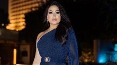 بوسي تتألق بزهور الحب (صور)